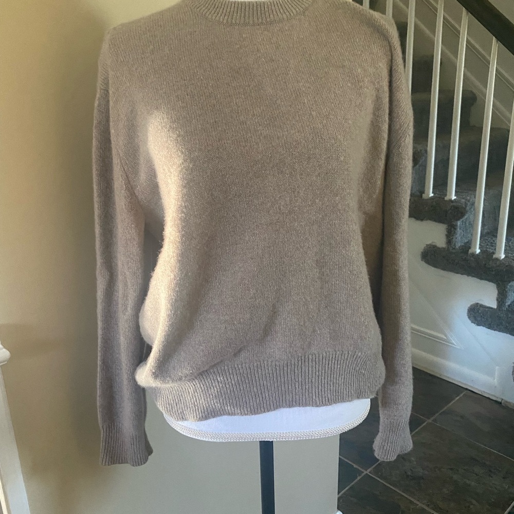 COPY - NakedCashmere in the style Kaia. Pristine Condition. Priced to sell!